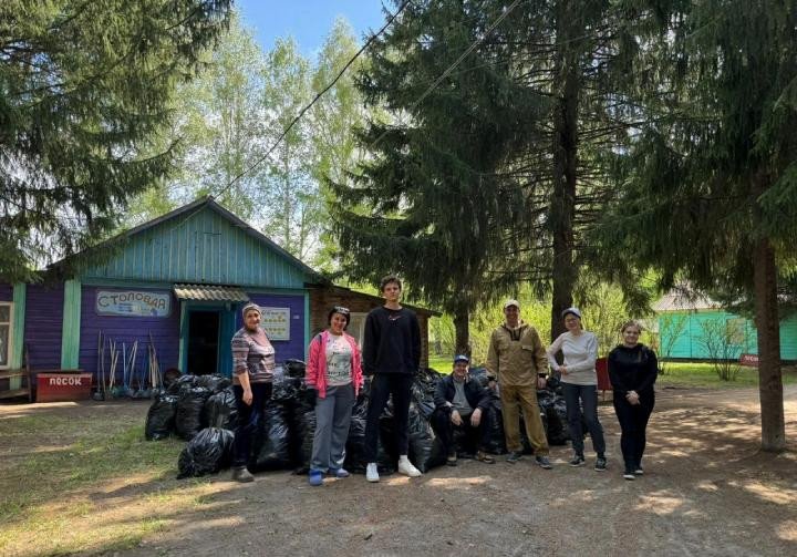 В детском лагере «Шахматная страна» провели субботник